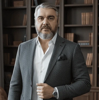 Михаил Крайнов