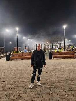 Щось Максим