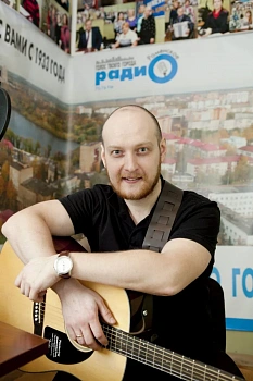 не указано