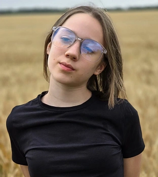 Васильева Арина