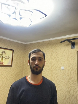 Адамов Роман