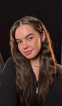 Леонова София