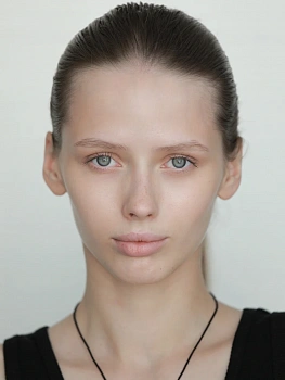 Арина Хохлова 