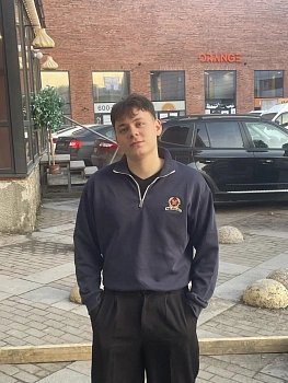 Дубов Денис 